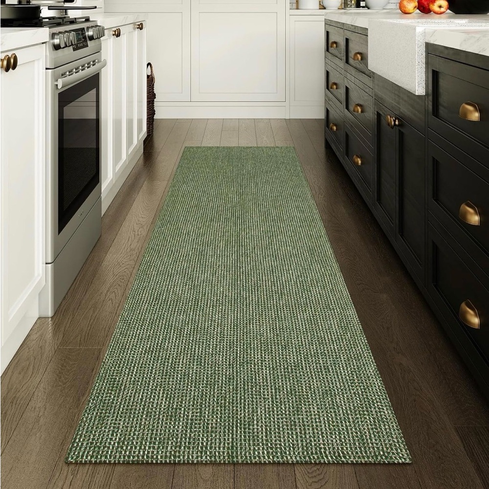 Kitchen Runner Rug, 2' x 4'3" . New - Picture 2 of 7
